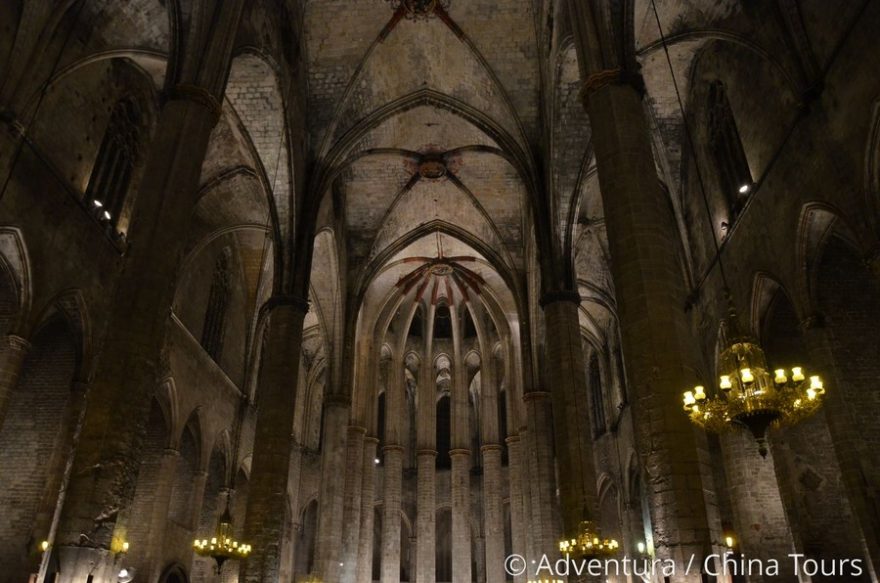 Katalánská gotika v Santa Marie del Mar, Španělsko