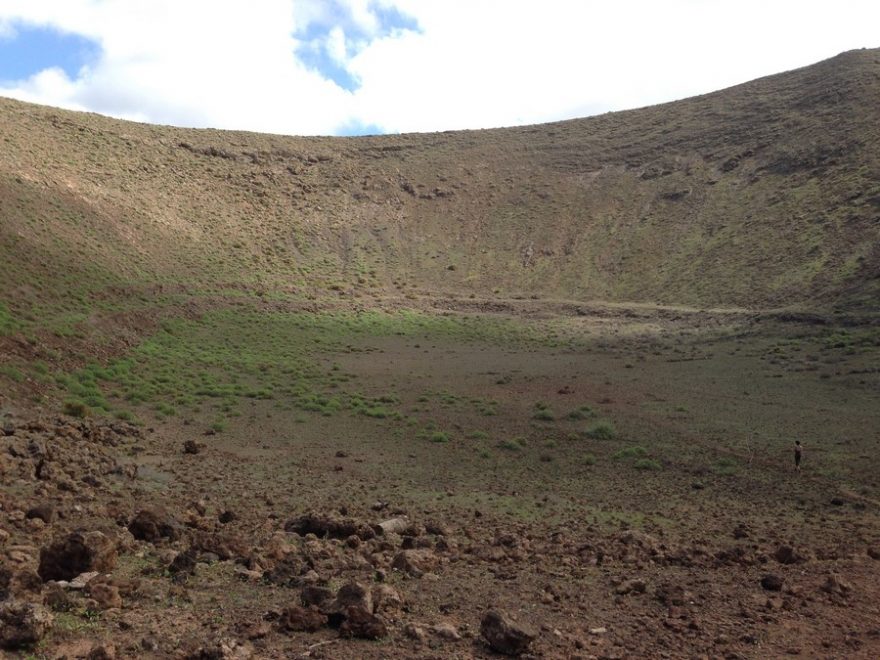 Autorka článku uvnitř kráteru