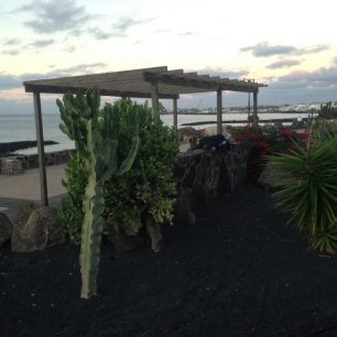 Playa Blanca – spací místo s budkou na promenádě (nedoporučujeme)