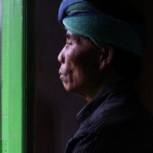 Zasažený farmář z etnické skupiny Pa-O, který ztratil svou půdu