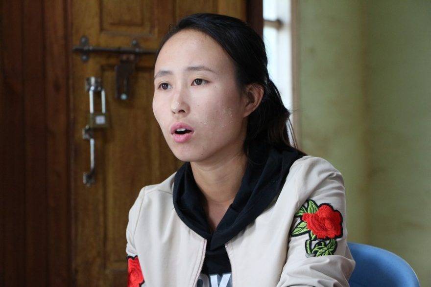 Zasažená farmářka - a nyní také dobrovolná aktivistka, která ztratila svou půdu