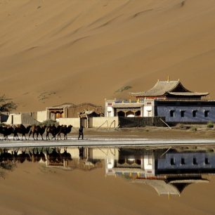 Gobi - Klášter Badain Jaran