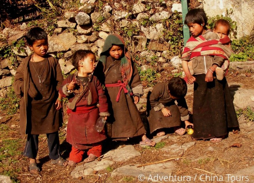 Děti pod Manáslu, Nepál