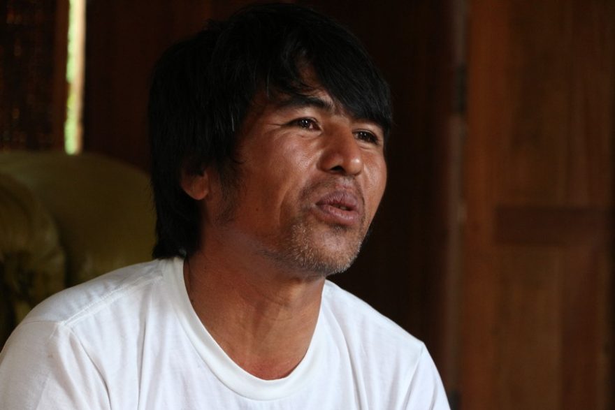 Zasažený farmář, který ztratil svou půdu