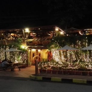 Město Kampot v noci