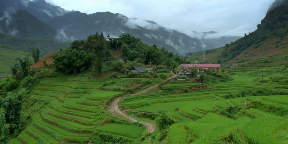 Severním Vietnamem jde cestovat na kole i v období dešťů