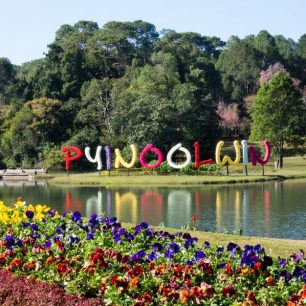 Vstup do botanické zahrady Kandawgyi, Pyin Oo Lwin, Myanmar