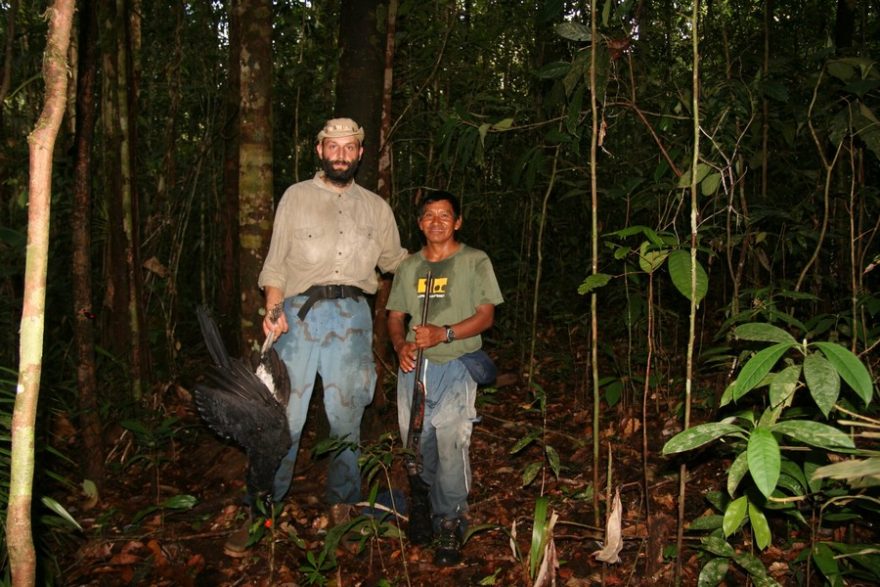 Dan Hála (vlevo) v pralese při plavbě po Orinoku, Venezuela
