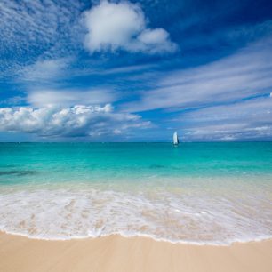 Grace Bay na území Turks a Caicos - jedna z nejhezčích pláží světa
