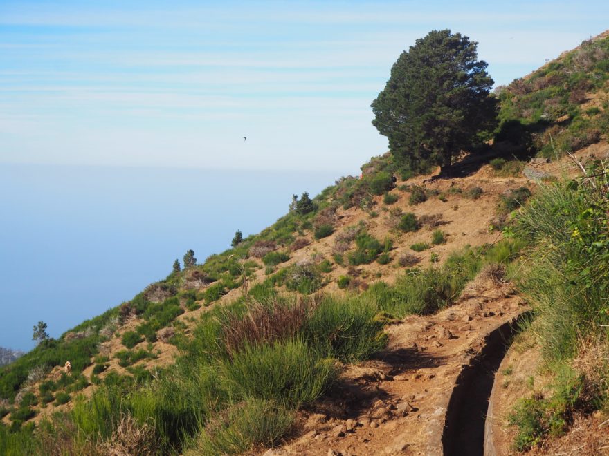 Levada do Paul je zcela bez stínu, ale nabízí skvělé výhledy, Madeira