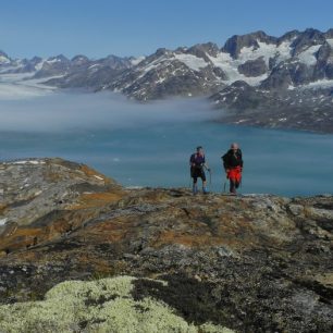 Na výletě s vyhlídkou na hladinu Sermiligaq fjordu, Grónsko