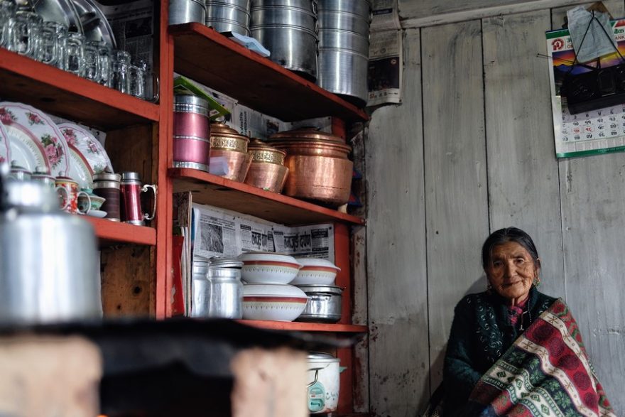 V Nepálu je běžné ubytovat se u místních, kde vám k jídlu nabídnout tradiční dal bhát