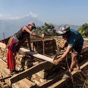 Program Hamro Ghar pomáhá zajistit výstavbu domů pro nejchudší Nepálce