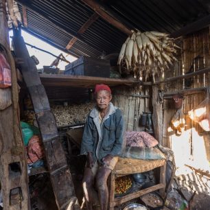 Spousta domů byla zničena při zemětřesení v roce 2015