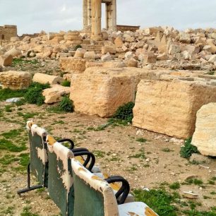  Zničené antické město Palmýra