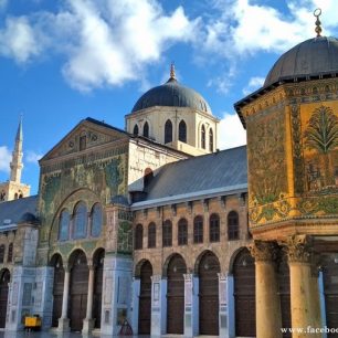 Bohatě zdobená Umajjovská mešita – největší mešita Damašku