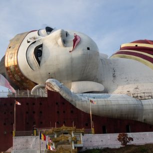 Největší socha ležícího Buddhy na světě, Win Sein Tawya, Myanmar