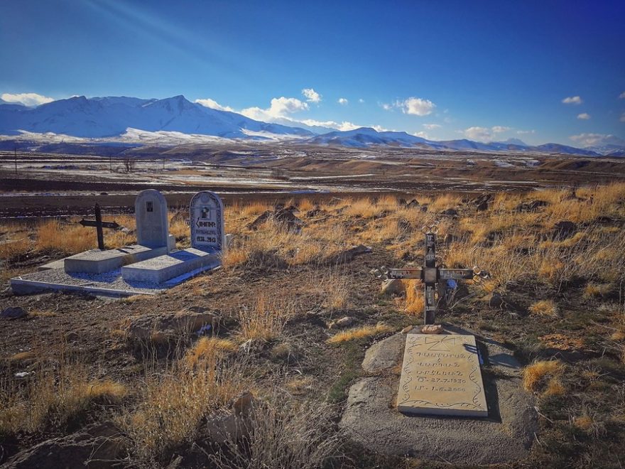 Arménský hřbitov ve vesnici Zarneh