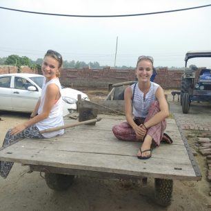 Místní vás ochotně vezmou na projížďku traktorem