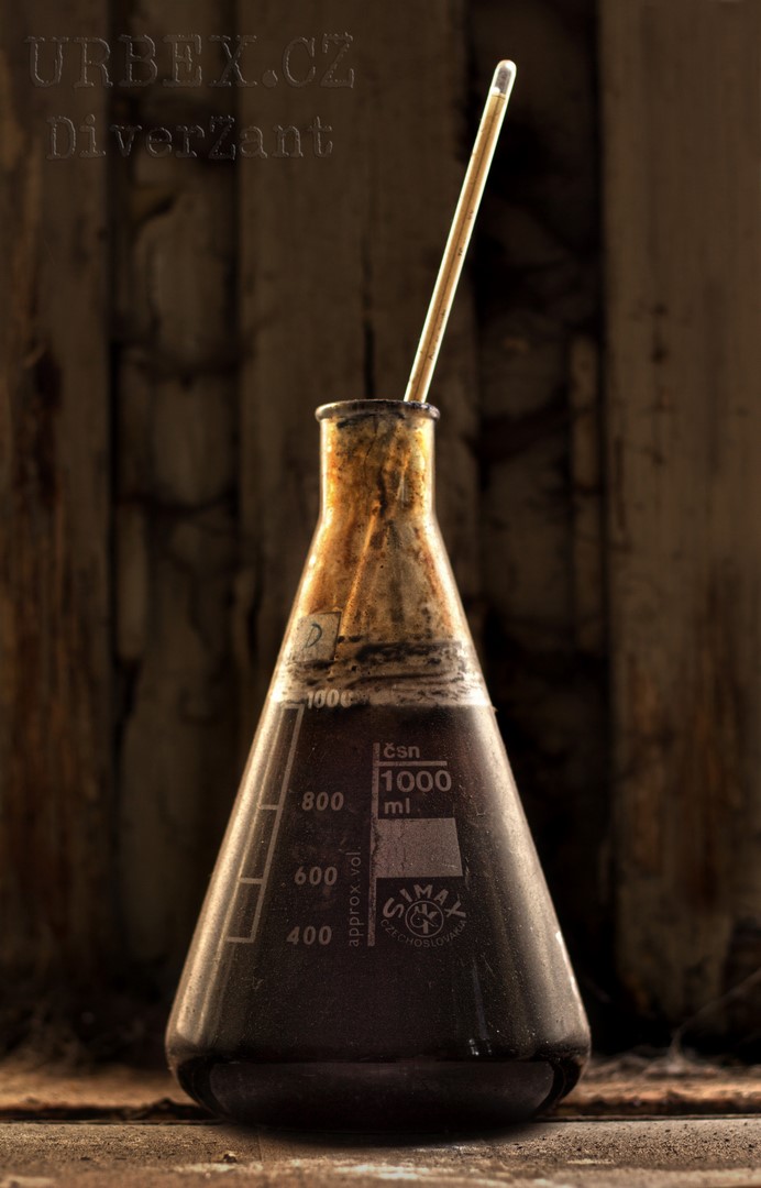 V opuštěné laboratoři