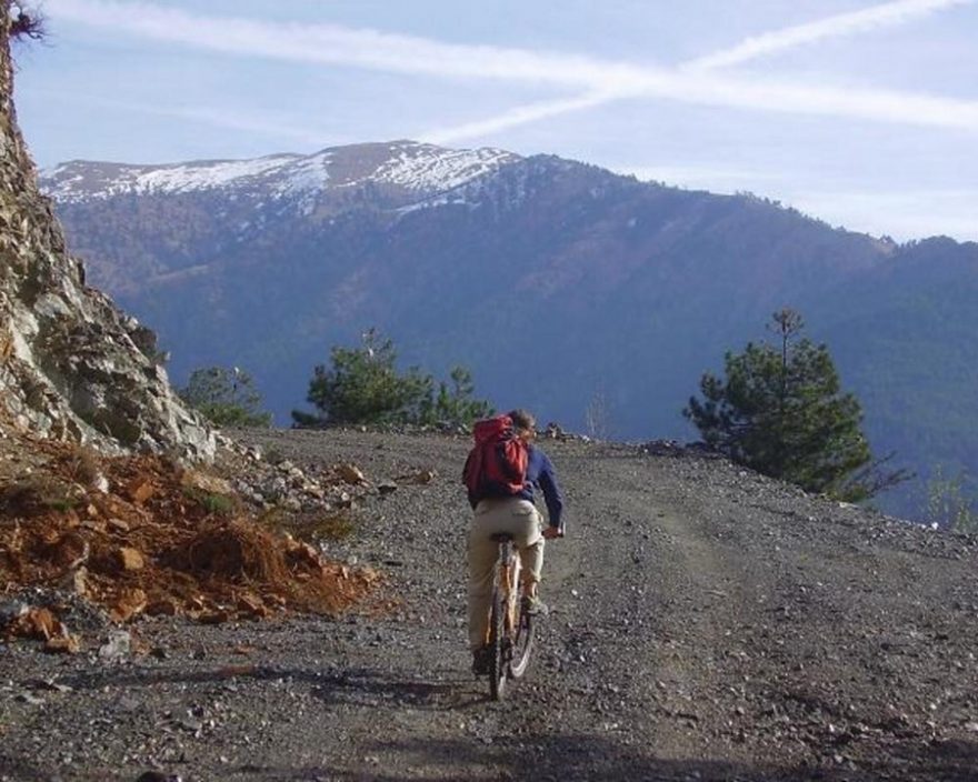 Na horském kole si protáhnete nohy