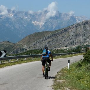 Zapomenutá silnička do Leskoviku, Albánie