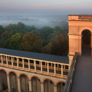 Hrad Belveder na vyvýšenině Pfingstberg, Postupim