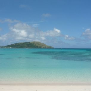 Zářivě bílé pláže a azurové moře