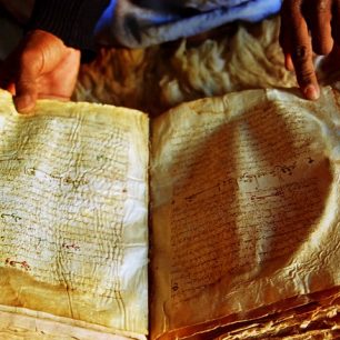 První část Starého zákona, pět knih Mojžíšových, můžeme spolu s egyptskými a sumerskými texty považovat mimo jiné za jeden z nejstarších cestopisů světových dějin