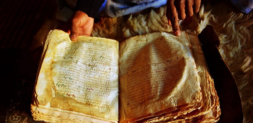První část Starého zákona, pět knih Mojžíšových, můžeme spolu s egyptskými a sumerskými texty považovat mimo jiné za jeden z nejstarších cestopisů světových dějin