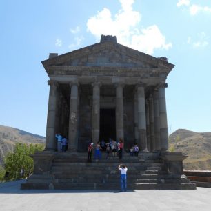 Chrám Garni v přírodní rezervaci Khorosov, Arménie