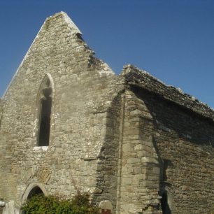 Lislaughtin Abbey – Zbytek klášterního kostela, který mniši ve spěchu opustili v 16. stol. před rabujícími vojáky