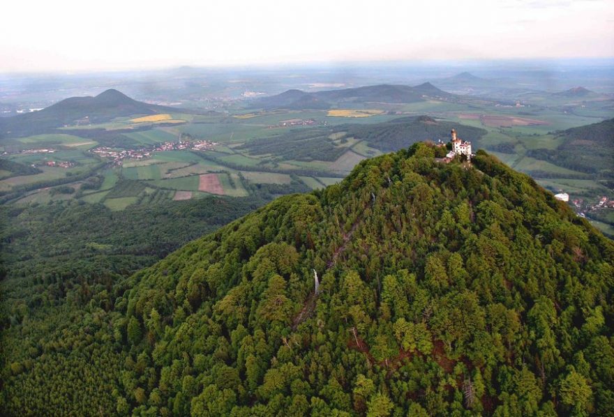 Milešovka, nejvyšší hora Českého středohoří