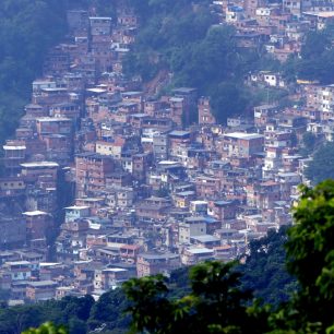 Pohled na město z vyhlídkového kopce