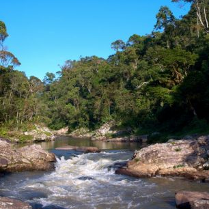 Národním parkem Ranomafana protéká mohutná řeka Namoronu