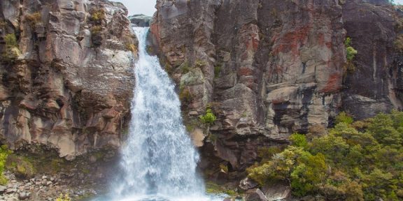 Sjezd sedmimetrového vodopádu na řece Kaituna chce pořádnou dávku odvahy!
