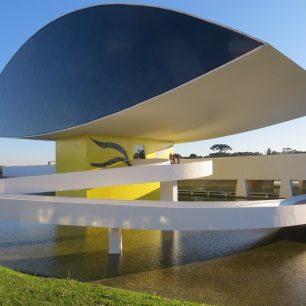 Brazílie - Curitiba - muzeum Oscara Niemeyera