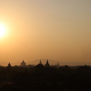 Užijte si podvečerní hru barev a tvarů