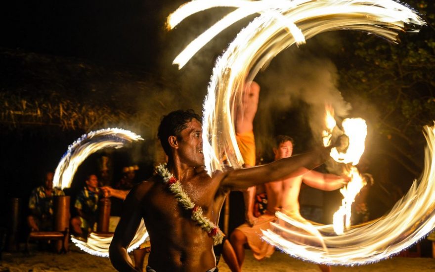 Polynéský večer s tanci a ohňovou show si rozhodně nenechte ujít