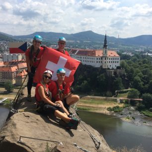 Celá skupina výherců na vrcholu Pastýřské stěny