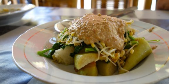 ETNOKUCHYNĚ: Vyzkoušejte 3 indonéské recepty s arašídovou omáčkou