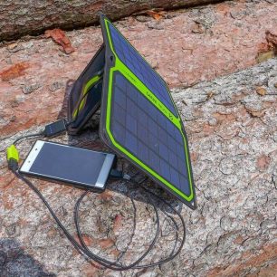 Dobít smartphone lze třeba v průběhu snídaně