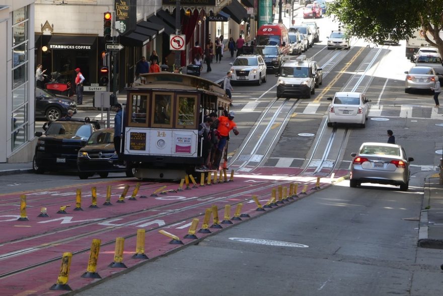 Powell Street, po které jezdí slavná historická tramvaj