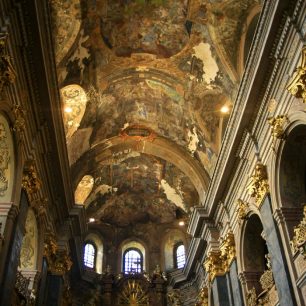 Interiér chrámu řádu jezuitů, Lvov