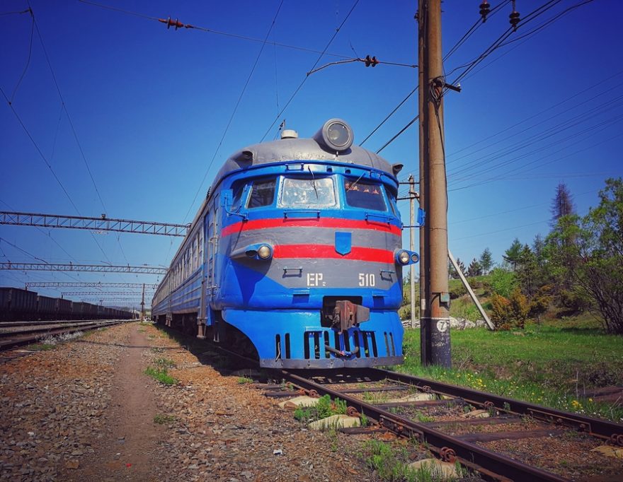 Elektrický vlak ER2-323 na trati Uzhorod - Sianky