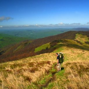 Travnaté poloniny, umožňujícví pohodlné putování a  daleké výhledy, jsou fenoménem Podkarpatské Rusi