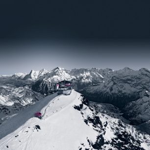 Vrchol Schilthorn - Piz Gloria ve výšce 2970 m n. m. / F: Schilthorn Cableway Ltd.