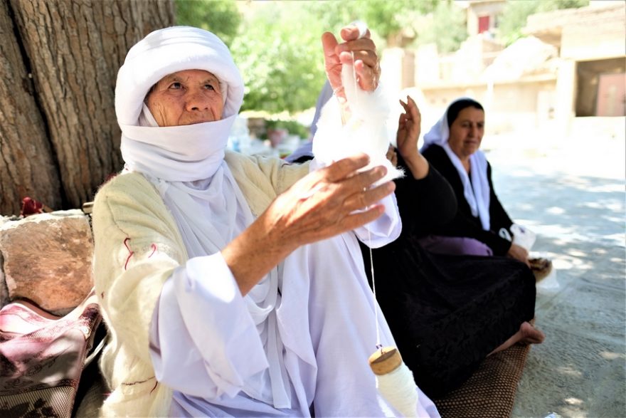 Jezídské ženy v Láliši