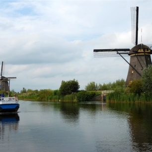 Roadtrip zakončete v kanálu Kinderdijk s fotogenickými větrnými mlýny