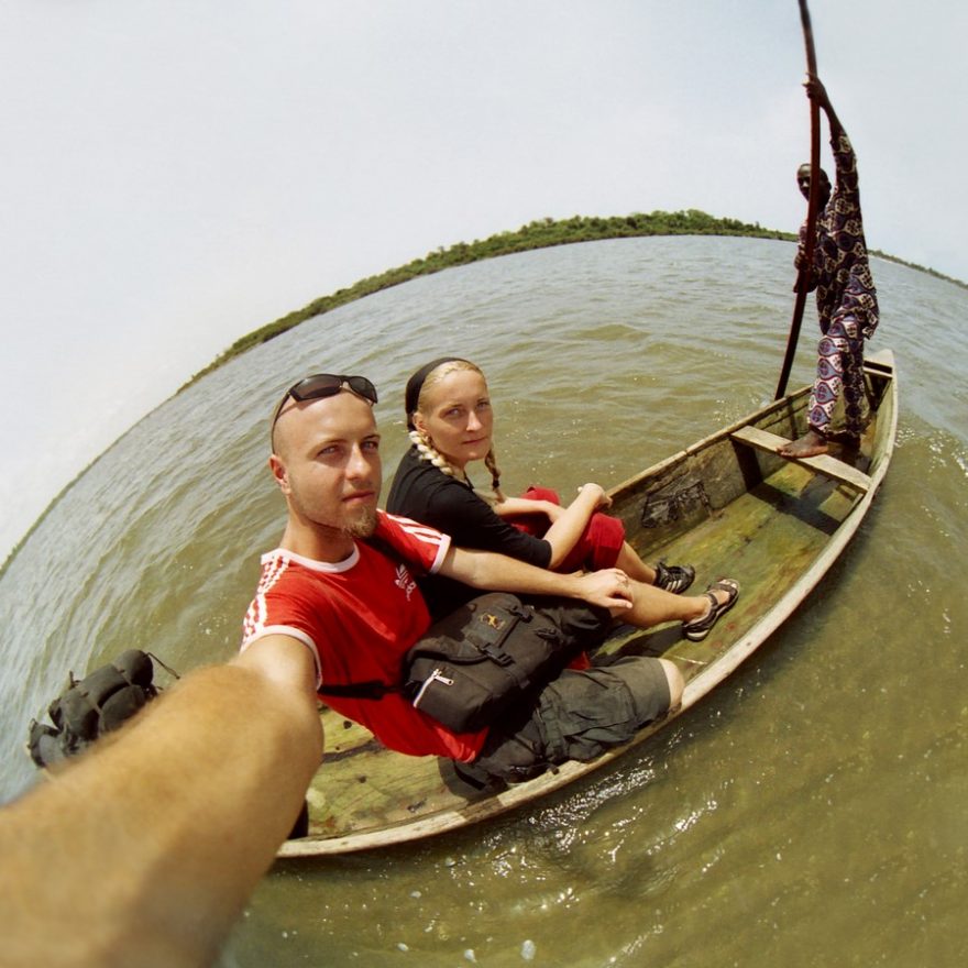 V Africe se nám občas podařilo stopnout i loď.